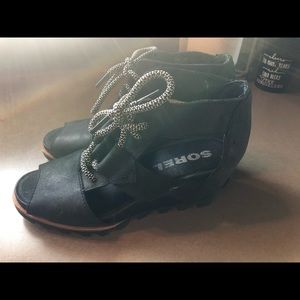 SOREL wedge sandals like new condition!